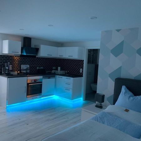 Modern Renovated Apartment Suited For Business Consultants - In Close Distance To Dt, Dhl And Un Campus - Reserved Parking بون المظهر الخارجي الصورة