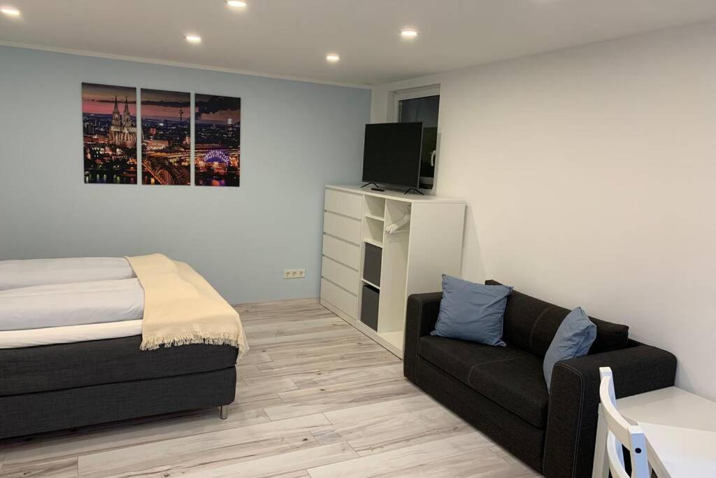 Modern Renovated Apartment Suited For Business Consultants - In Close Distance To Dt, Dhl And Un Campus - Reserved Parking بون المظهر الخارجي الصورة